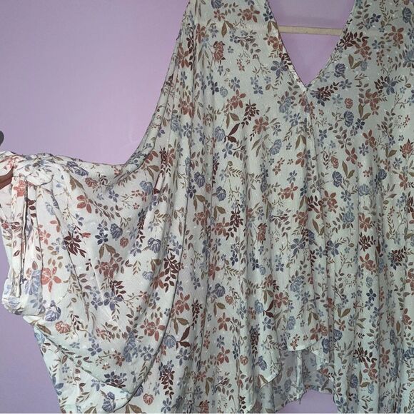 143 Story Poncho Top 3X White Swiss Dot Whimsical Floral Boho Print Dolman - Picture 2 of 7